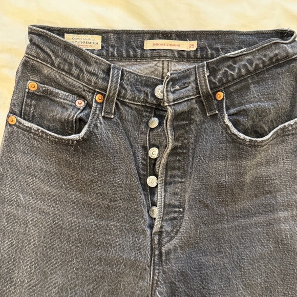 Black Levi’s Rib Cage Straight - Picture 2 of 6
